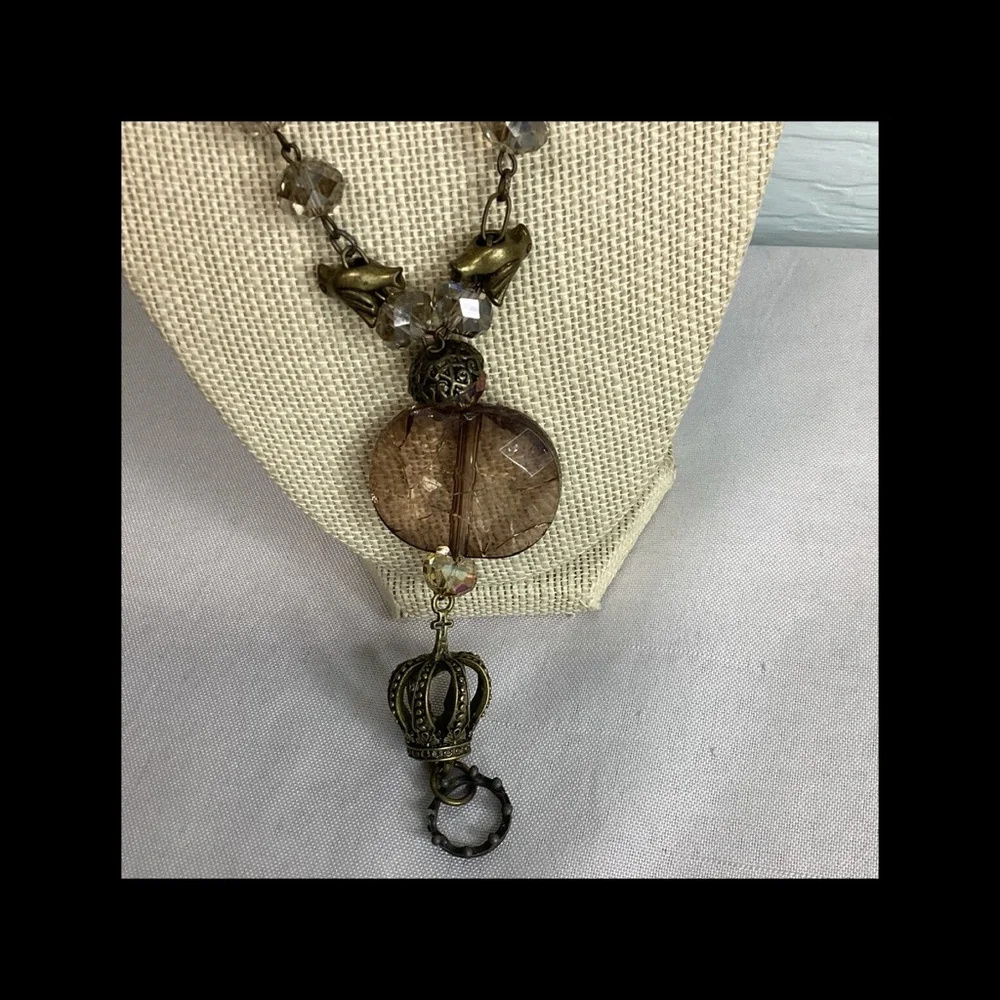 Elegant Brown Pendant Necklace